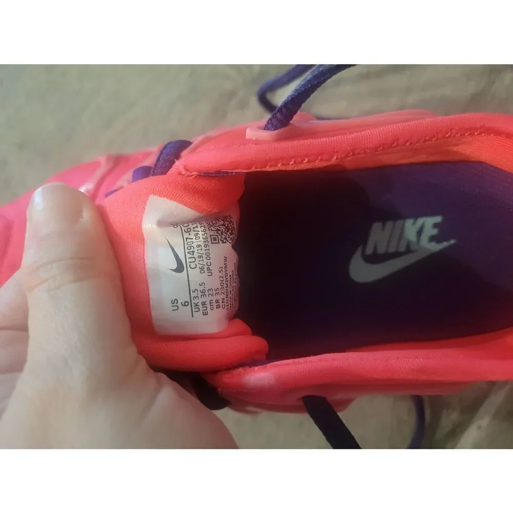 Nike‎ Air Vapormax Plus Bright Crimson Size 6 Neon Running Athletic Sneaker